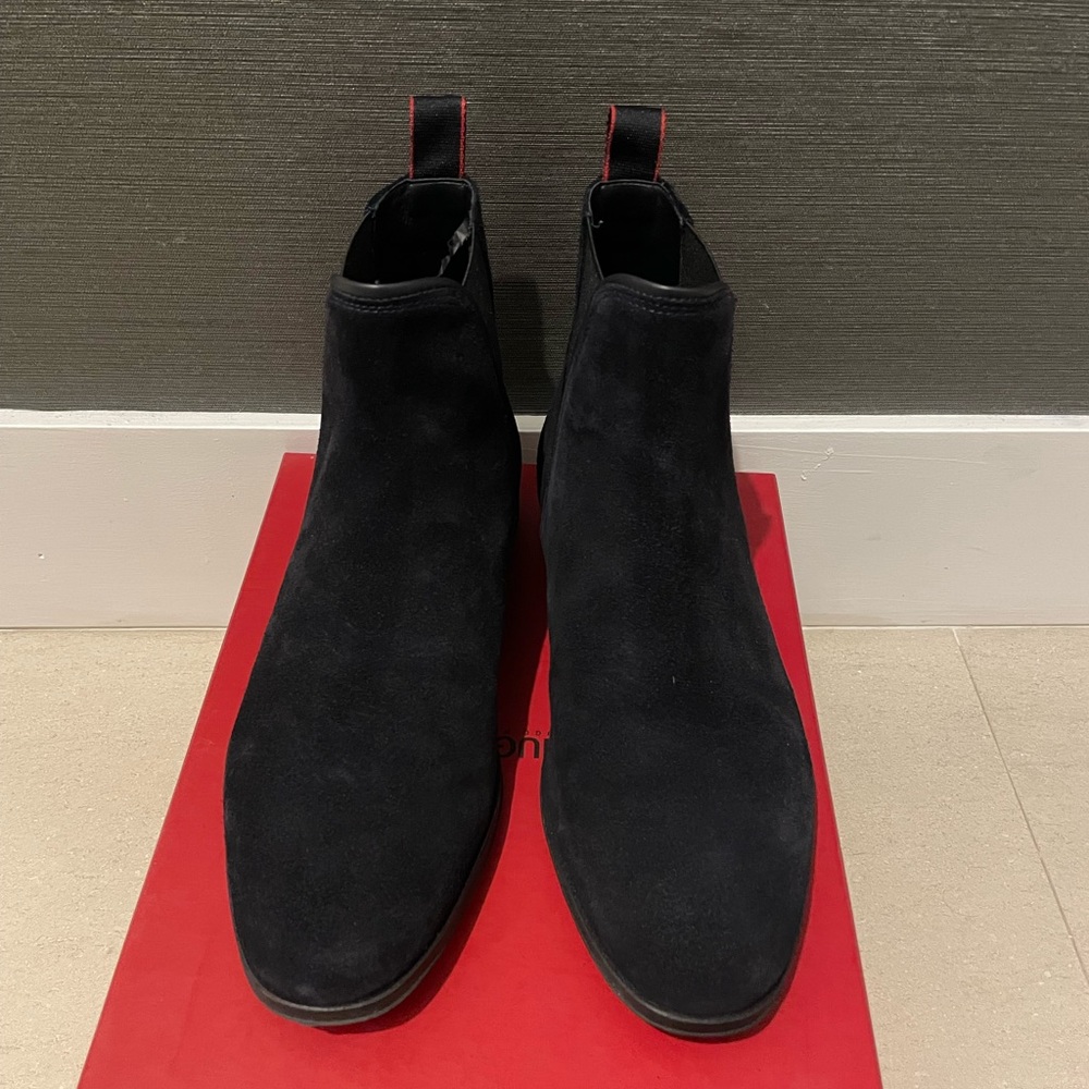 Hugo Boss Navy Suade Chukka Boots